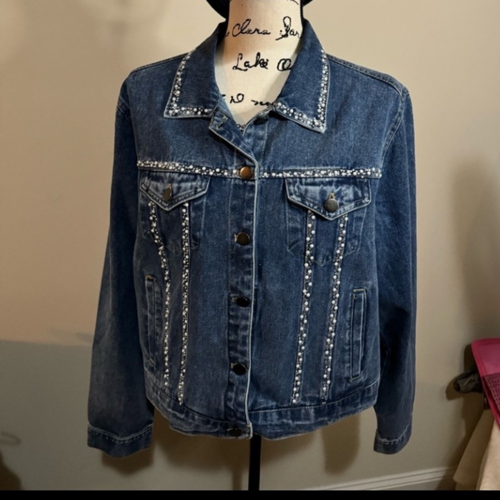 Denim jacket with pearls & rhinestones - Picture 2 of 5